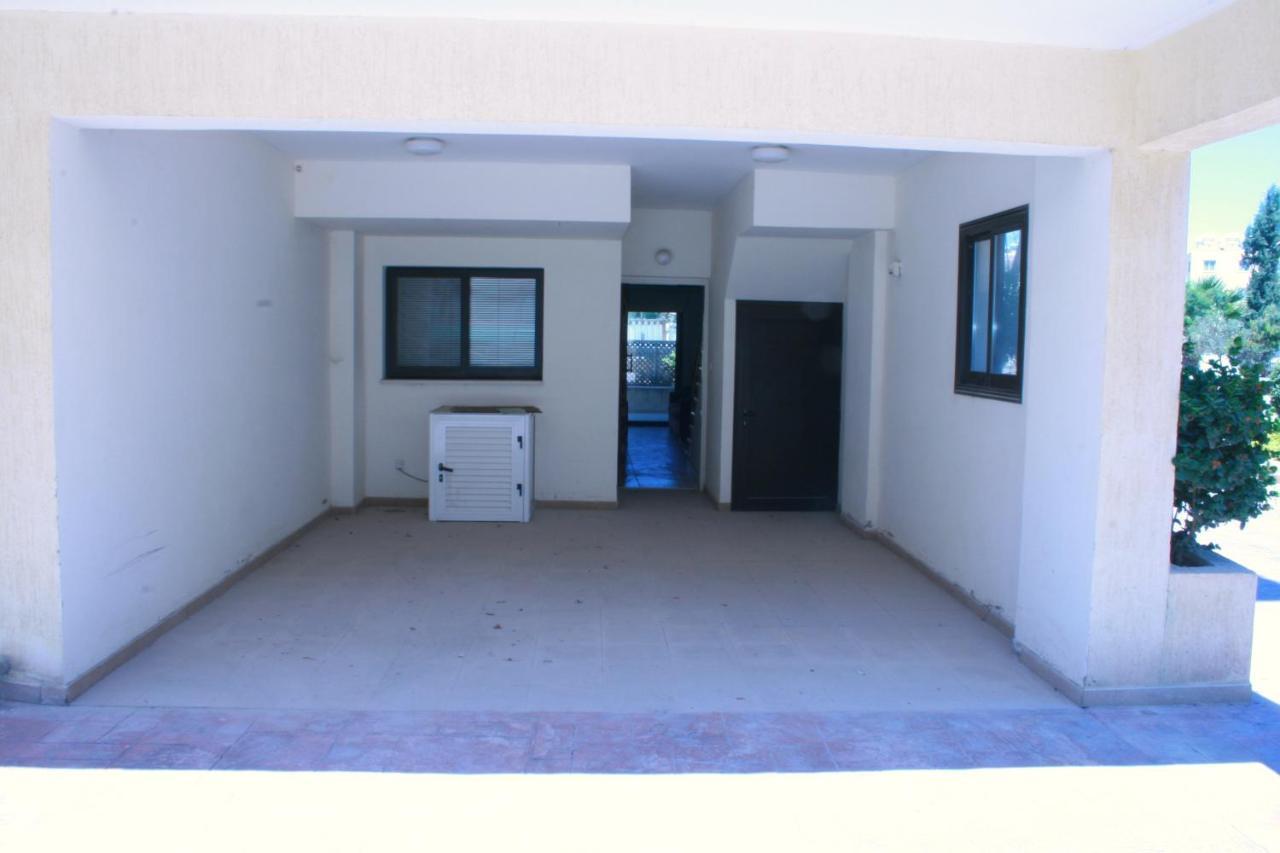 Queens Gardens 2 Bedrooms Paphos Exteriér fotografie